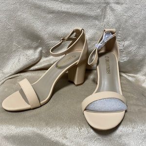 DREAM PAIRS Women's Chunk Low Heel Pump Sandals